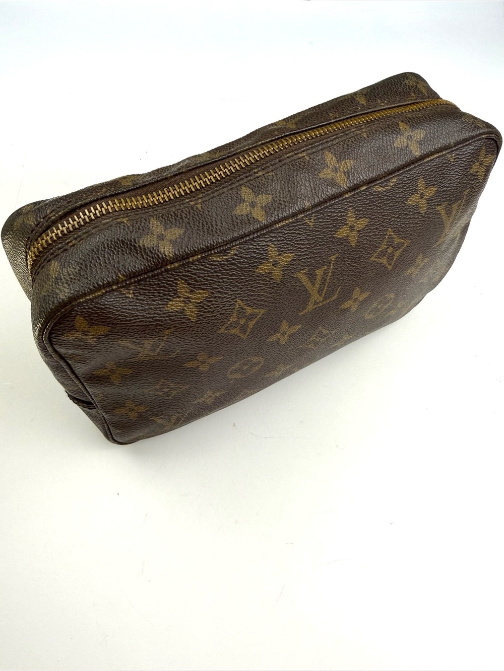 LOUIS VUITTON Monogram Trousse Toilette 23 - Picture 6 of 17